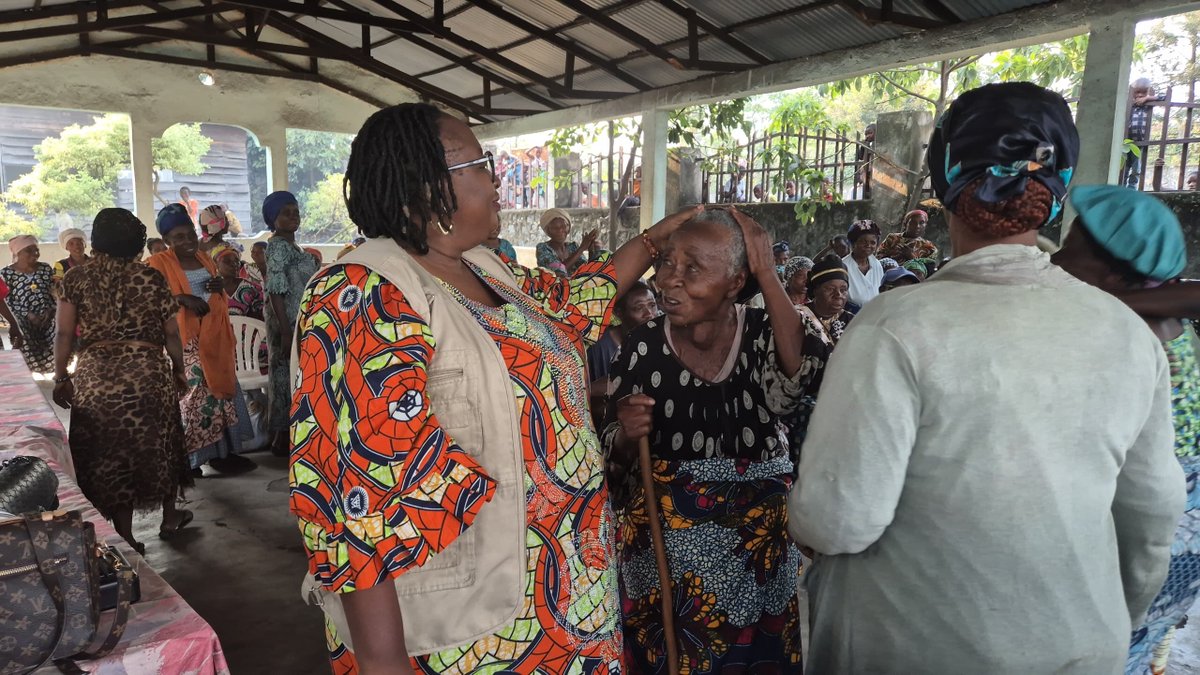 fomubisa's tweet photo. 🇨🇩 À l'occasion du 66ᵉ anniversaire de l'indépendance de la RDC, FOMUBISA ASBL a participé à une journée de solidarité organisée par le COFEM en faveur des personnes du troisième âge.

Au-delà d'un repas de partage, nous avons remis des colis de solidarité et réaffirmé notre engagement en faveur de la dignité, de la paix et de la cohésion sociale.

« Lorsqu'il pleut régulièrement, il y a abondance de légumes. » Cette sagesse nous rappelle que la solidarité produit un impact durable lorsqu'elle est constante.

Ensemble, continuons à bâtir des communautés plus inclusives et solidaires.

Rejoignez nous :

https://t.co/OgPTRDeztC
fomubisaasbl@gmail.com

#RDC #IndépendanceRDC #FOMUBISA #Solidarité #Paix #CohésionSociale #PersonnesÂgées