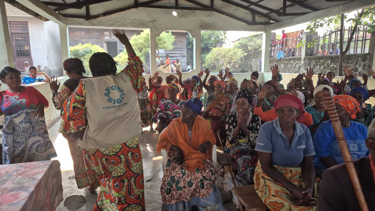 fomubisa's tweet photo. 🇨🇩 À l'occasion du 66ᵉ anniversaire de l'indépendance de la RDC, FOMUBISA ASBL a participé à une journée de solidarité organisée par le COFEM en faveur des personnes du troisième âge.

Au-delà d'un repas de partage, nous avons remis des colis de solidarité et réaffirmé notre engagement en faveur de la dignité, de la paix et de la cohésion sociale.

« Lorsqu'il pleut régulièrement, il y a abondance de légumes. » Cette sagesse nous rappelle que la solidarité produit un impact durable lorsqu'elle est constante.

Ensemble, continuons à bâtir des communautés plus inclusives et solidaires.

Rejoignez nous :

https://t.co/OgPTRDeztC
fomubisaasbl@gmail.com

#RDC #IndépendanceRDC #FOMUBISA #Solidarité #Paix #CohésionSociale #PersonnesÂgées