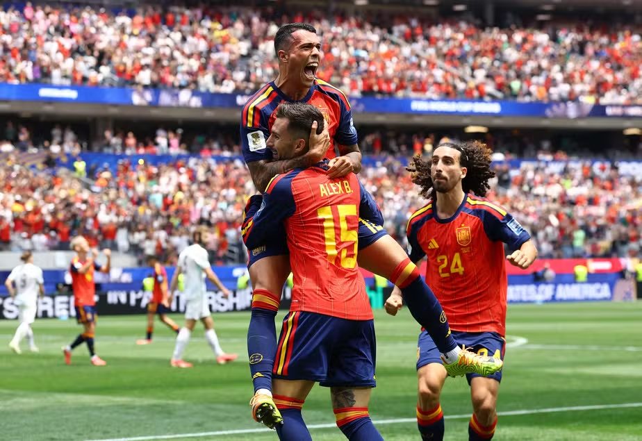 RodrigoCout's tweet photo. Perto de sua melhor versão, Espanha mostra que a Copa começou para ela

Áustria não teve a menor chance e acabou eliminada com a derrota por 3x0

A análise do jogo no @geglobo 

https://t.co/pNj62TyRC7 https://t.co/fSBIqSUTN2