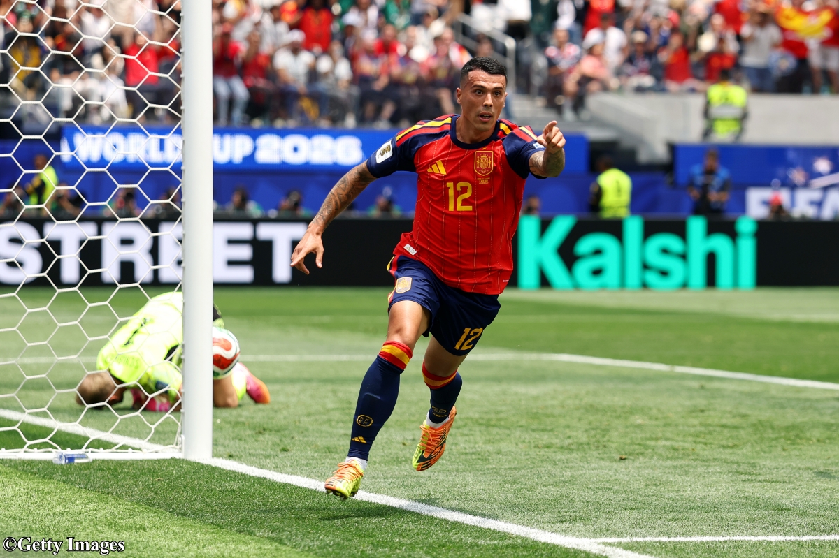 SoccerKingJP's tweet photo. 🇪🇸試合結果🇦🇹
スペインが16強入り！　オヤルサバル2発＆ポロがゴール、被枠内シュート0本とオーストリアを圧倒
https://t.co/Ntt02RFwWI

🗣️編集部より
「スペイン代表が結果・内容ともに圧倒し、オーストリア代表に3-0で勝利。南アフリカ大会以来、4大会ぶりに決勝トーナメント1回戦を突破しました」 https://t.co/W40WXkpR5h