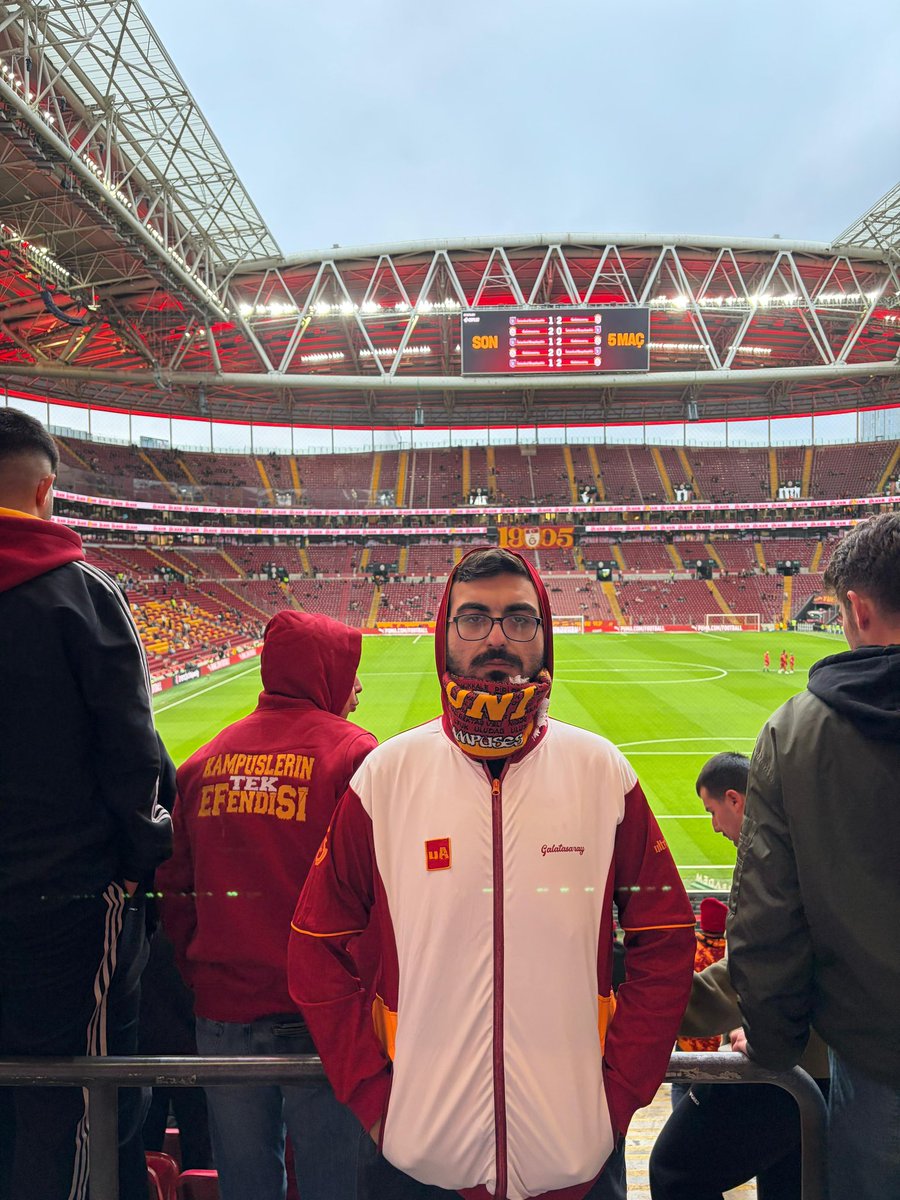 uAUNIDokuzEylul's tweet photo. Tayfamızın sosyal medya sorumlusu, canımız, ciğerimiz Mehmet Tık’ın doğum gününü kutlar, yeni yaşının sağlık, mutluluk ve şampiyonluklar getirmesini dileriz.

#ultrAslanUNI
#uAUNIDokuzEylul https://t.co/FJrnTRNjF1