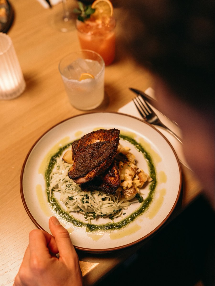 LiciousTO's tweet photo. Summerlicious starts tomorrow 🌞🍽️!

With over 230 amazing #LiciousTO restaurants serving up three-course prix fixe meals, your taste buds are in for a real treat! 😋 Come check out the mouth-watering options and make a reservation today! 

https://t.co/ftnwdJkHj5 

Summerlicious runs until July 19. Bon appetite!  

📷 Pictured:
Earls King West - Cajun Blackened Chicken
Lume Kitchen - Harvest Hummus Bowl 
Capocaccia - Branzino
Le Lert - Beef Oyster Sauce Rice