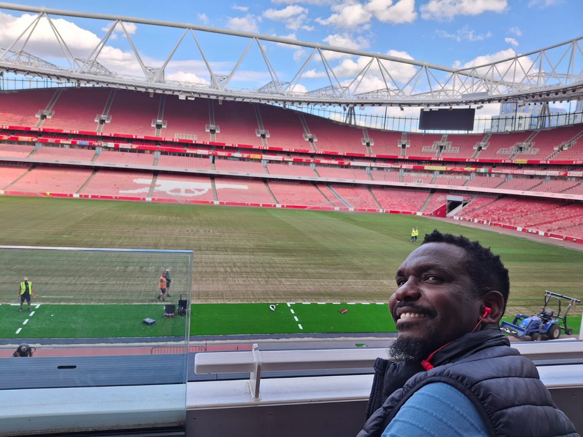 bbmhlanga's tweet photo. I miss my home, not bcoz it’s the best but coz it’s all I have. All I know &amp; all I love. My heart belongs in Zim, but cruelty and greed keeps me away. At times I regret being a journalist, but if it was no me then who. It’s a painful life. https://t.co/AWRJHZ6wyj