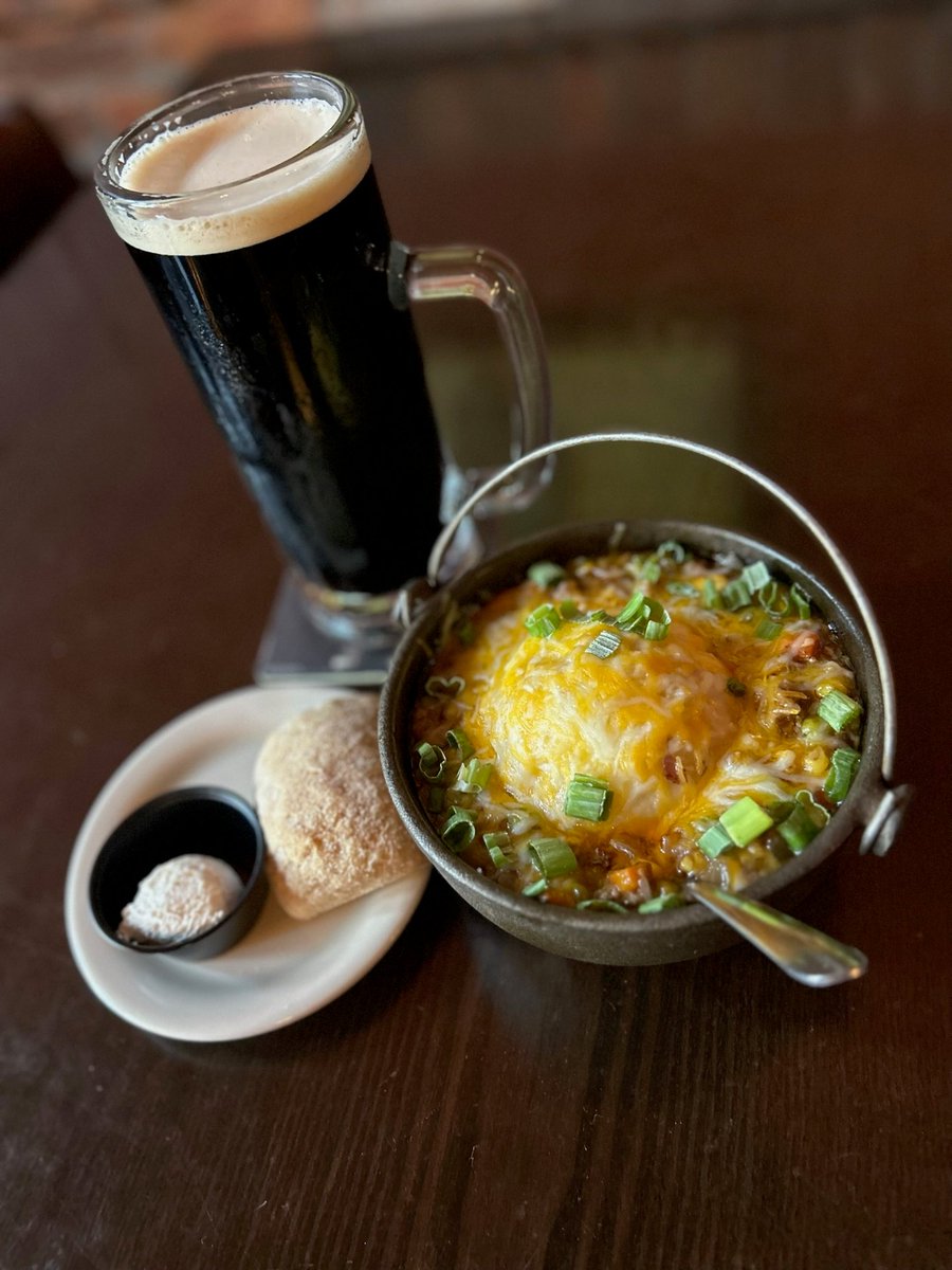 BlarneySF's tweet photo. Our Shepherd's Pie is packed with seasoned ground beef, vegetables, rich gravy, and topped with creamy mashed potatoes baked until golden brown. One bite and you'll see why it's an Irish pub classic.

Come hungry. 🍻

📍View our full menu: https://t.co/auMf7T1Pa0 https://t.co/S2rrcPpcYU
