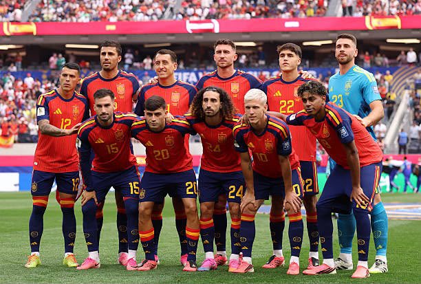 1SMi_'s tweet photo. 🚨🚨🚨🚨 تــــاريـخــي وللـتاريـــخ 🚨🚨🚨🚨

منتخب اسبانيا يحقق الانتصار رقم 34 في كأس العالم تاريخيًا 🇪🇸🤯 https://t.co/2uDlvHeESr