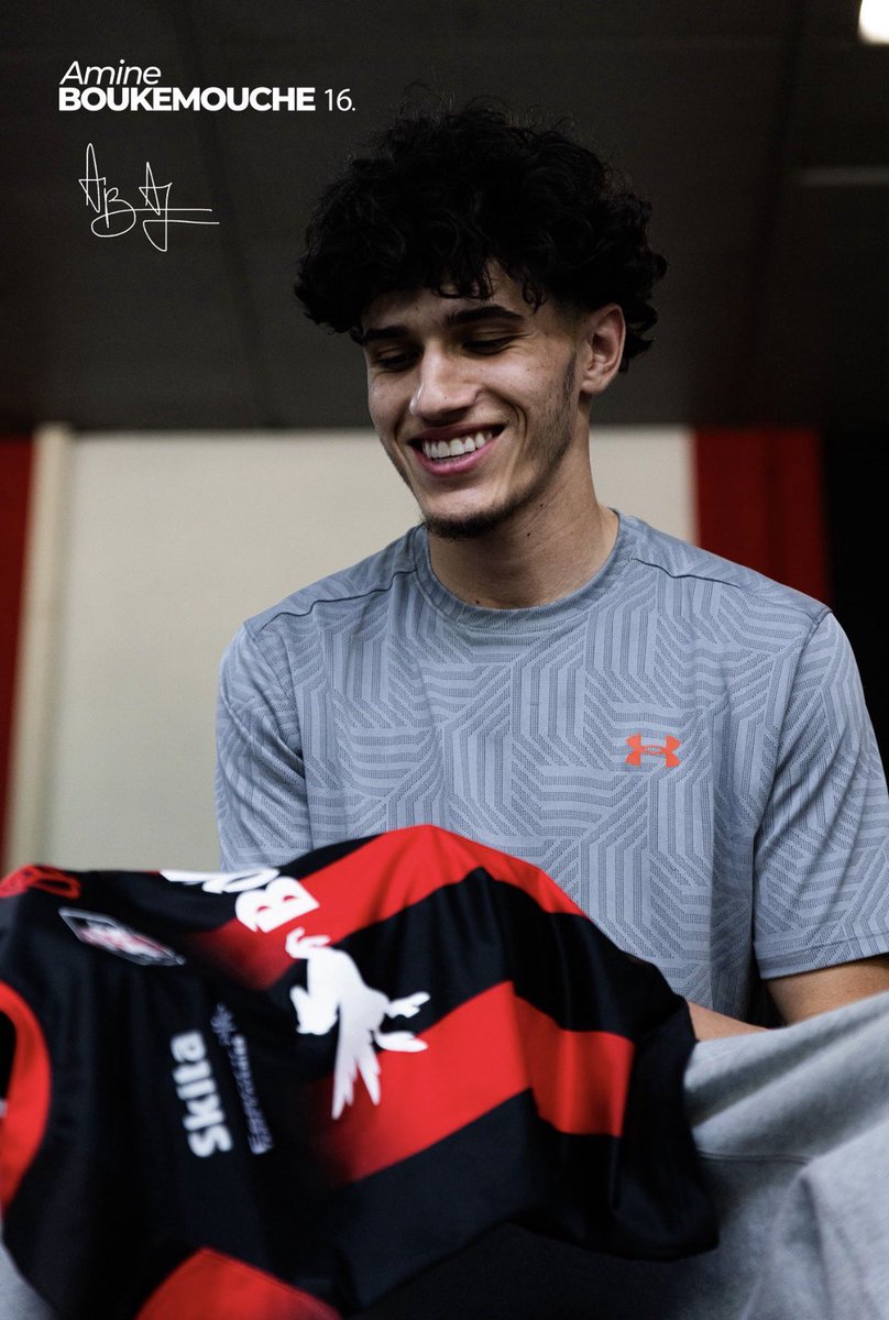 YoungTalentAAF's tweet photo. 🔵 L’ex-international u20 Amine Boukemouche (2005) s’engage avec le FC Fleury en ligue 3 ! ✍️❤️🖤

Il arrive au club en provenance du RC Lens ! ✅ https://t.co/jGYgwaHVY9