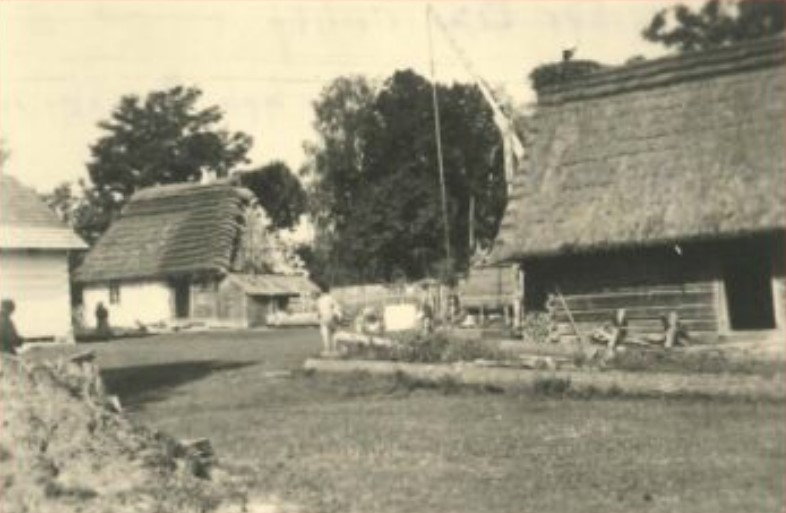 Ojdadana's tweet photo. 2-3 July 1943 — Ukrainian Waffen SS-Galizien Division (14. Waffen-Grenadier-Division) murdered 75 Poles (incl. 26 women and 16 children) and burned down 76 farms in the village of MAJDAN STARY (Biłgoraj county, Zamość region, German-occupied Poland).  #OTD https://t.co/YxXzXBFZRG