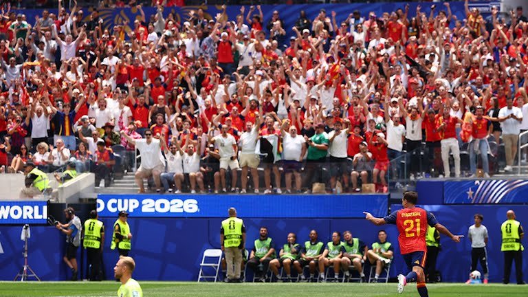 Lovethelehsun2's tweet photo. SPAIN WINS 3-0 !!!
AUSTRIA ELIMINATED!
#ESPAUT #AUTESP https://t.co/A0WobHrBZC