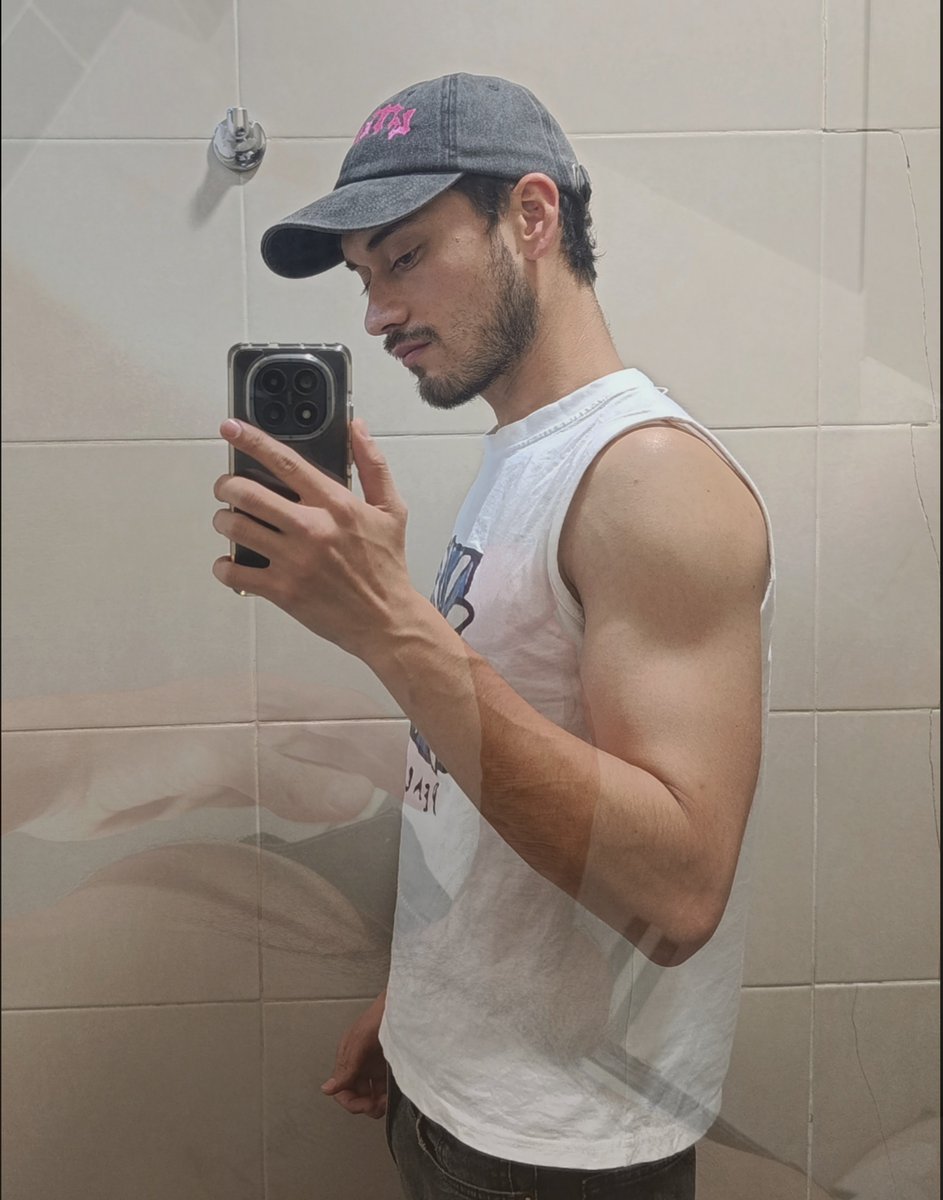 M_Mxrxn's tweet photo. Bueeeeno, supongo que así era el trend. https://t.co/s4ip3PKwBT