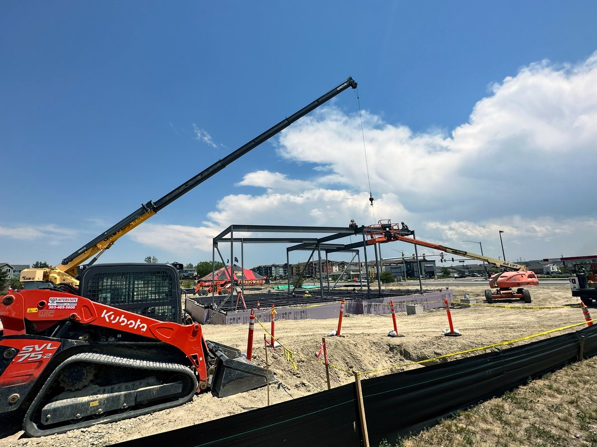 AuroraFCU's tweet photo. More photos of our new branch structure taking shape in SE Aurora today.

#AuroraColorado #SEAurora #AuroraCO https://t.co/XNrzmQlGnK