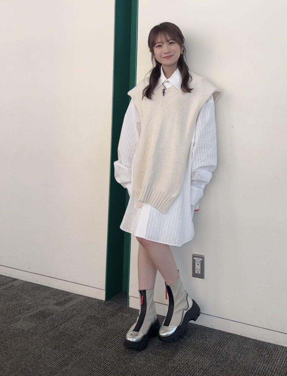 秋元真夏 44コンプ おはようございます☀️ 金曜日ですね～ 今日も気温が上がり暑くなり