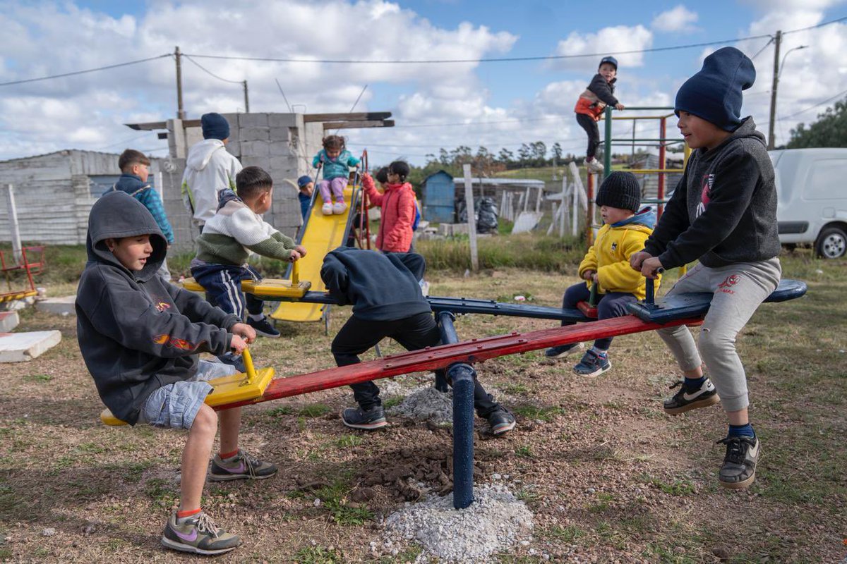 DCaggiani's tweet photo. Hoy se inauguraron las obras de integración a la red de agua potable y energía eléctrica en el barrio Nuevo Comienzo. ✌🏽 https://t.co/5fU1db9a7c