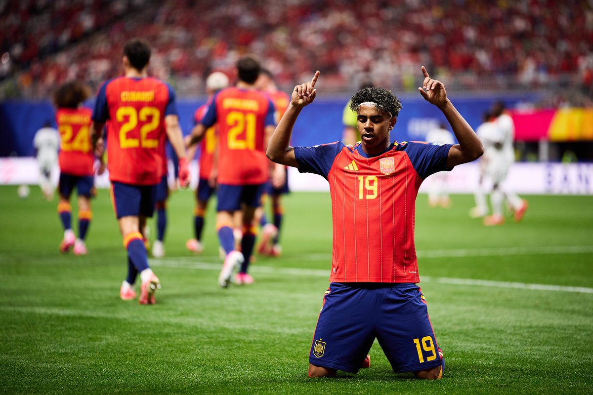 Encuestando's tweet photo. 📊 ¿GANARÁ ESPAÑA el MUNDIAL 2026?

🔄 SÍ
♥️ NO https://t.co/YlG4kSH66l