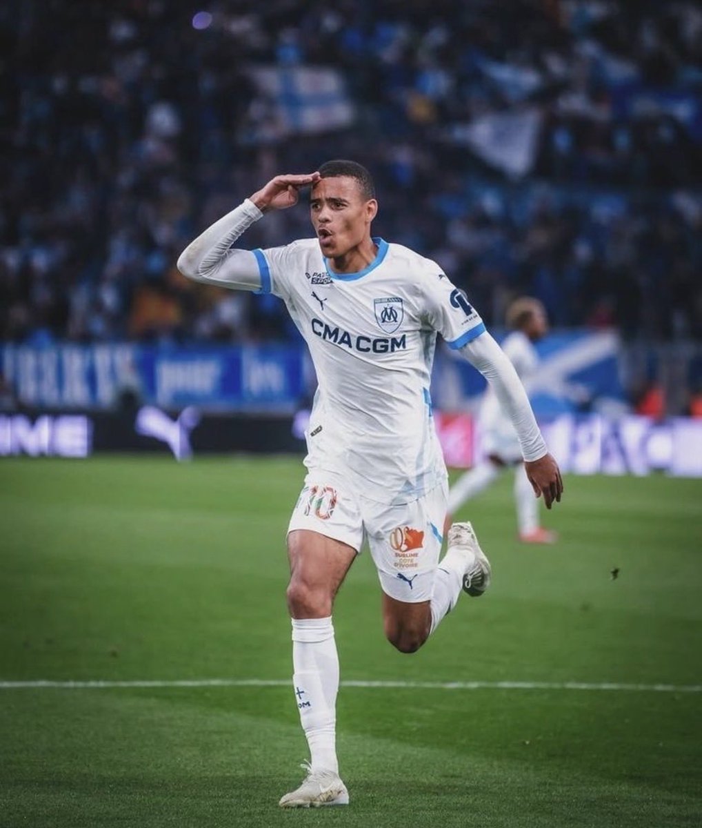 ai3_fq's tweet photo. الهلال يبدا العمل من بدري وهذا اكبر دليل ان الادارة الرياضية جايه تشتغل بذمه وضمير 

غرينوود مستحيل يرجع للدوري الانجليزي بسبب القضيه الي صارت له ومافيه اي نادي في اوروبا اتوقع يقدر يتحمل تكاليف صفقته 

والله العظيم مهر النخبة يارب تممها https://t.co/rTPw8zYEgn
