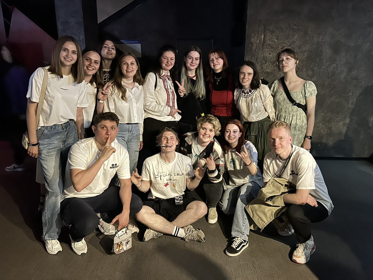DashaFlori's tweet photo. раз таке діло пішло, то давайте згадаємо ці хороші часи https://t.co/mleWyfw2SZ