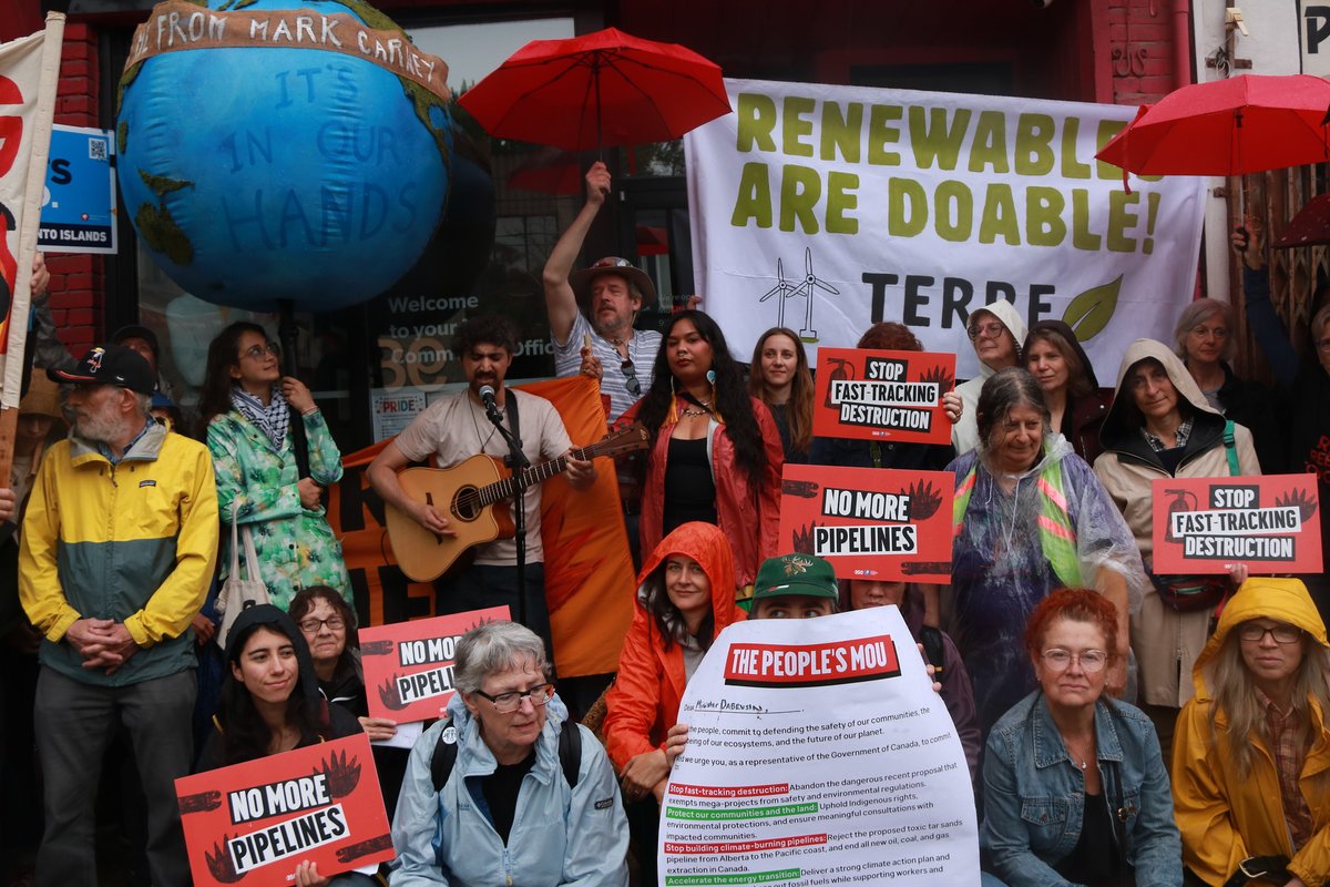 350Canada's tweet photo. Highlights from Toronto’s powerful People’s MOU action 🔥 Toronto Danforth and Taiaiako’n Parkdale High Park! 👉On June 25th 2026, 40+ communities participated in the People’s MOU national day of action. https://t.co/8KkOxvpkSU