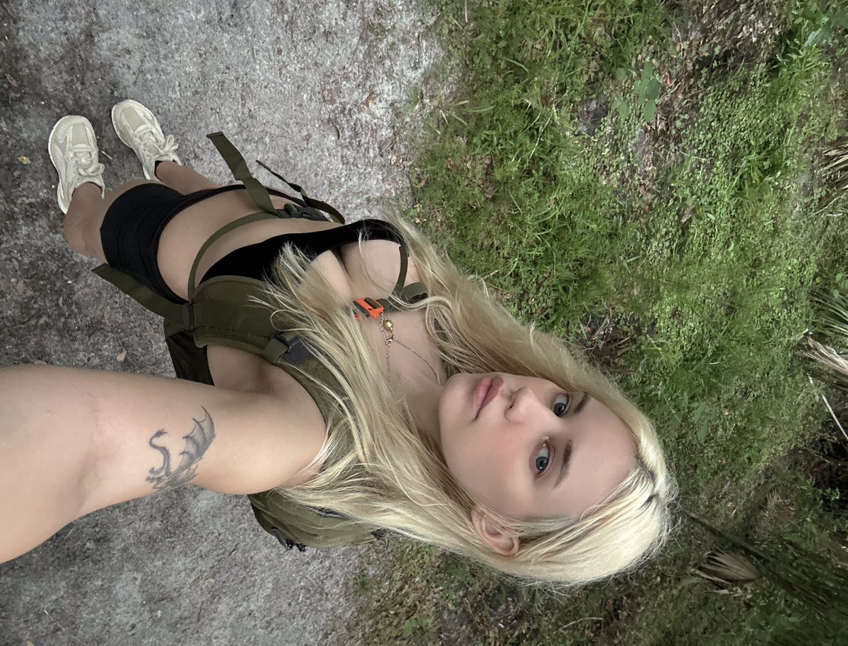 swordgirlfrend's tweet photo. walked 8 miles today https://t.co/a3HQwxijnL