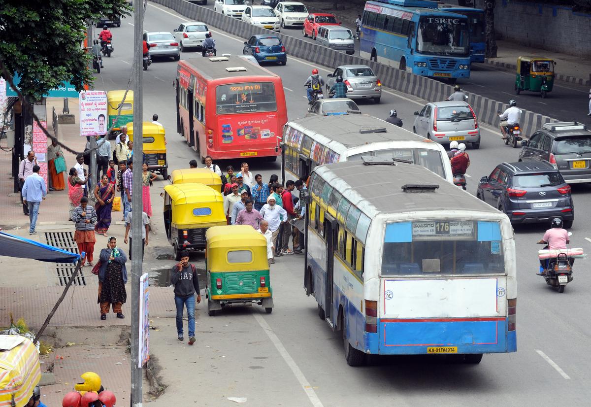 alpasankhyata's tweet photo. The next issue to address should be illegal parking across Bengaluru.

I hope we never reach a point where people call Bengaluru's traffic congestion and illegal parking the "SOUL" of the city 😔 🙏🏻 

Problems are meant to be solved not celebrated. https://t.co/gJIPhvv4ph