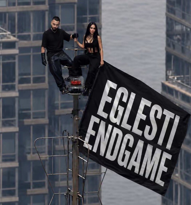 vipixeditss's tweet photo. HAHAHHAHA THIS IS WHAT THE F*CK I WANTED KUR DOLEN NGA BIGU DYT😭
#eglesti #eglitako #gjesti #bbvipal5 #bbvipks4 #selimbo #briteo #kloeli 
(ps. kom vazhdu me fut dhe tage tjera sa me mhec tweeta kshuqe mos mthuni qe sju thash) https://t.co/NO6KowlQeT