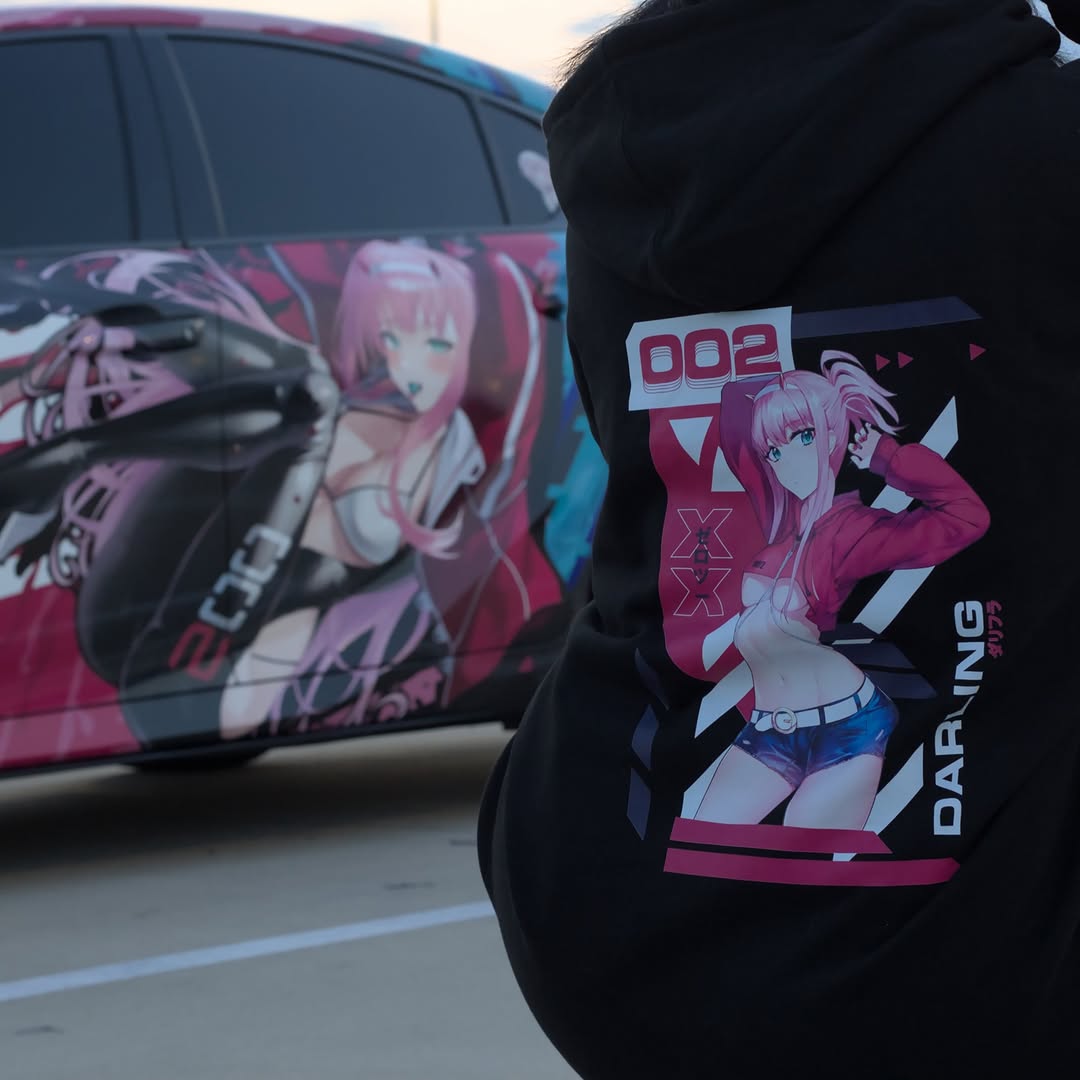 dae_fukku's tweet photo. DARLING - 002 is live.
Your favorite Darling just dropped as a brand new hoodie and t-shirt.

✨ Shop now – link in bio
📸 Tag us when you wear our DARLING hoodie or t-shirt!

Models: @ .r6
Graphic Designer: https://t.co/EHVTpp4yFY