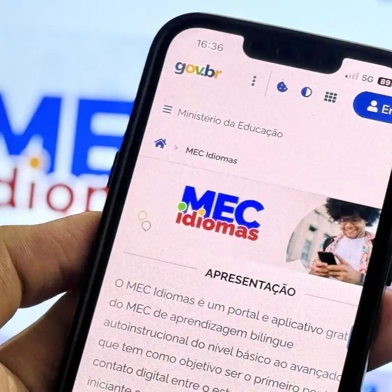 pedrorousseff's tweet photo. 🚨FAZ O L! O aplicativo MEC Idiomas já ultrapassa 560 MIL MATRÍCULAS nos cursos GRATUITOS de inglês e espanhol!

É o governo Lula trazendo MAIS EDUCA��ÃO e mais gente aprendendo um NOVO IDIOMA SEM PAGAR NADA! https://t.co/1cGDf6kyNj