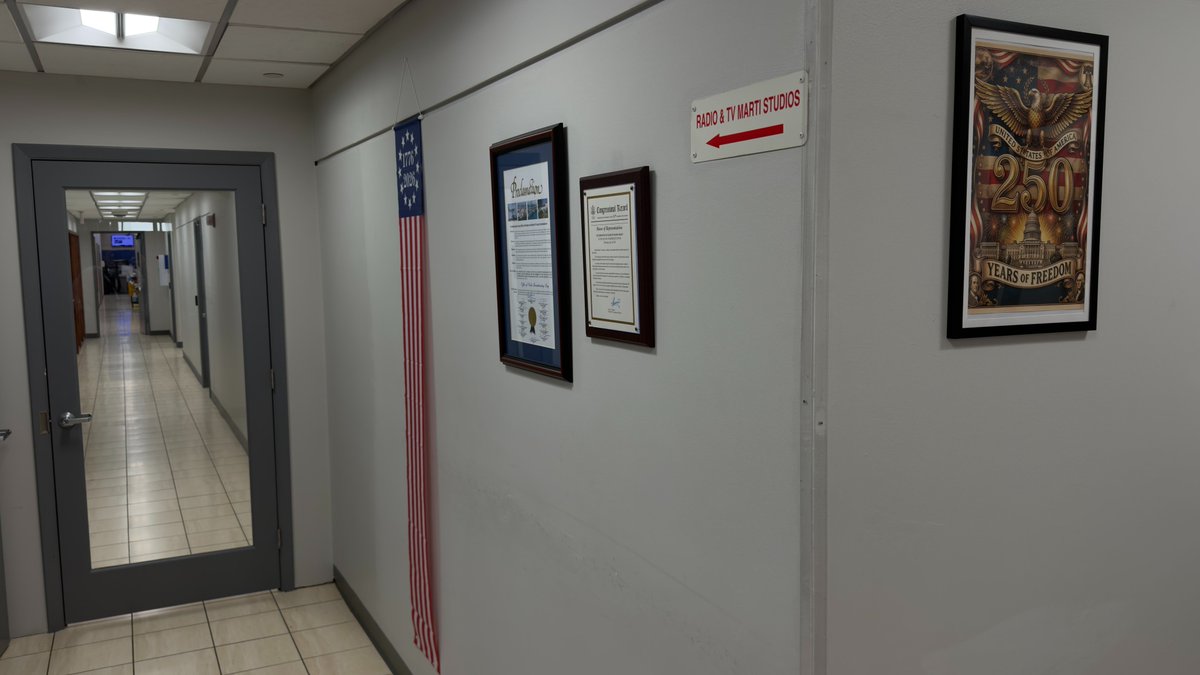 martinoticias's tweet photo. La Oficina de Transmisiones a Cuba (Radio y Televisión Martí, Martí Noticias) conmemora el 250 aniversario de los Estados Unidos.
The Office of Cuba Broadcasting (Radio/TV Marti, Marti Noticias) commemorate the United States 250th anniversary.
@USAGM https://t.co/uojSXaNawH