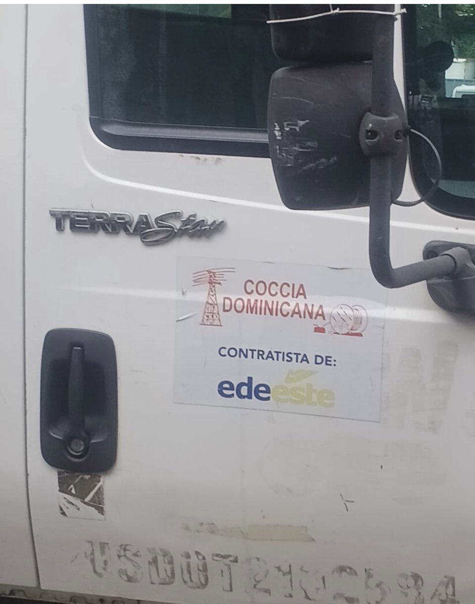 wmperalta's tweet photo. @EdeesteRD Cobros ilegales y presión al ciudadano que paga el servicio y pregunto es que es mejor no pagar el servicio y que me conecten ilegal haciendo cobros por detrás. No tengo servicio y se niegan a conectarme. Fotos anexa https://t.co/ymslZQRxXP