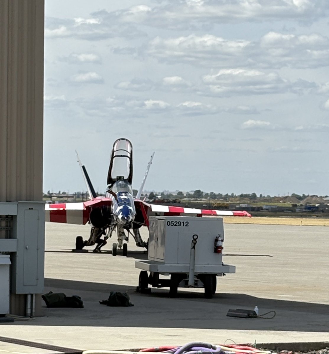 SpokaneSkyWatch's tweet photo. NASA F15 N885NA and F18 in their new liveries. Amazing @rookisaacman @NASA @iflyspokane https://t.co/TsEl1XBB0C