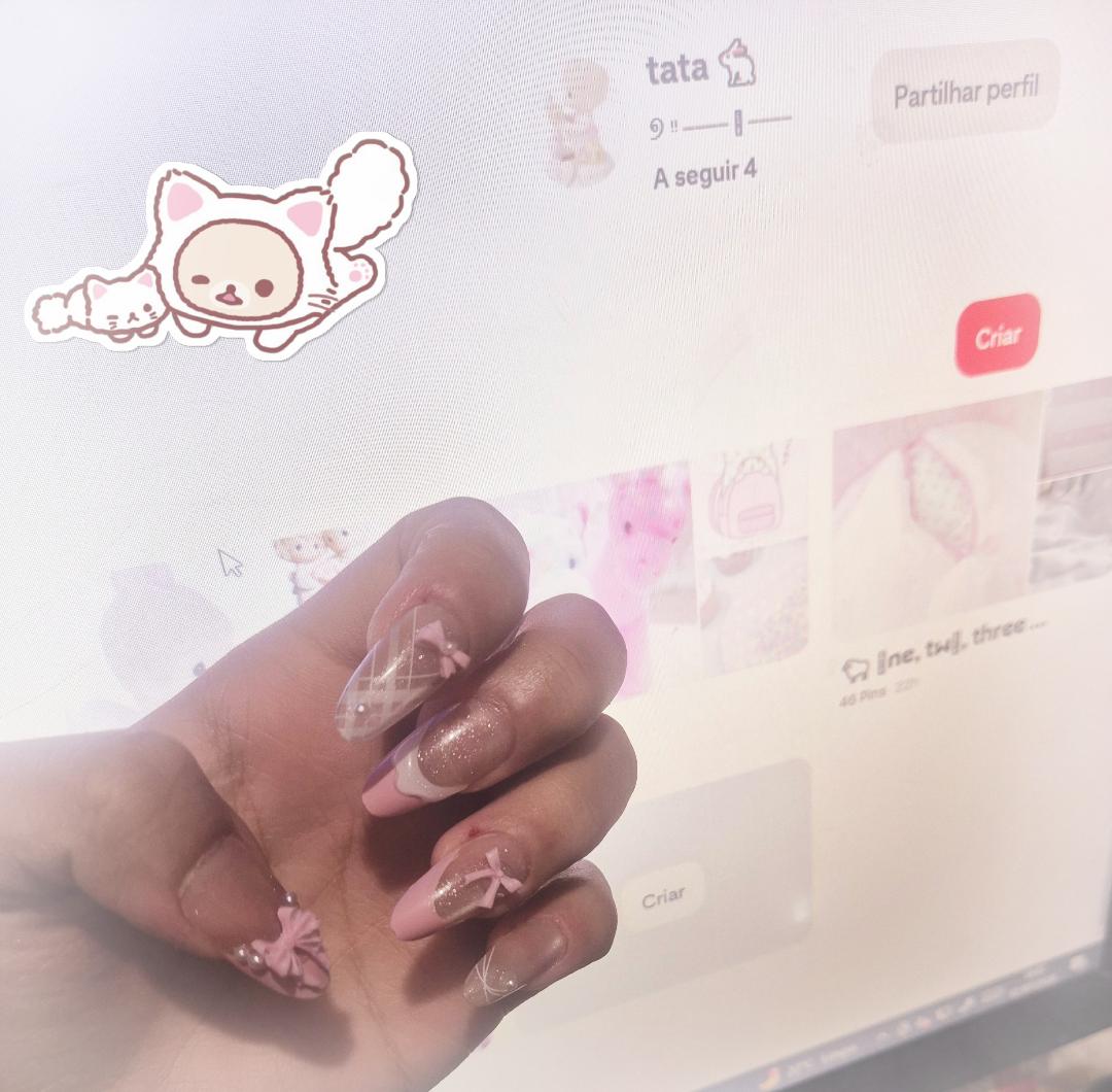 bwundol's tweet photo. oi gente oia mias unhas novas https://t.co/oTqZohdb6K