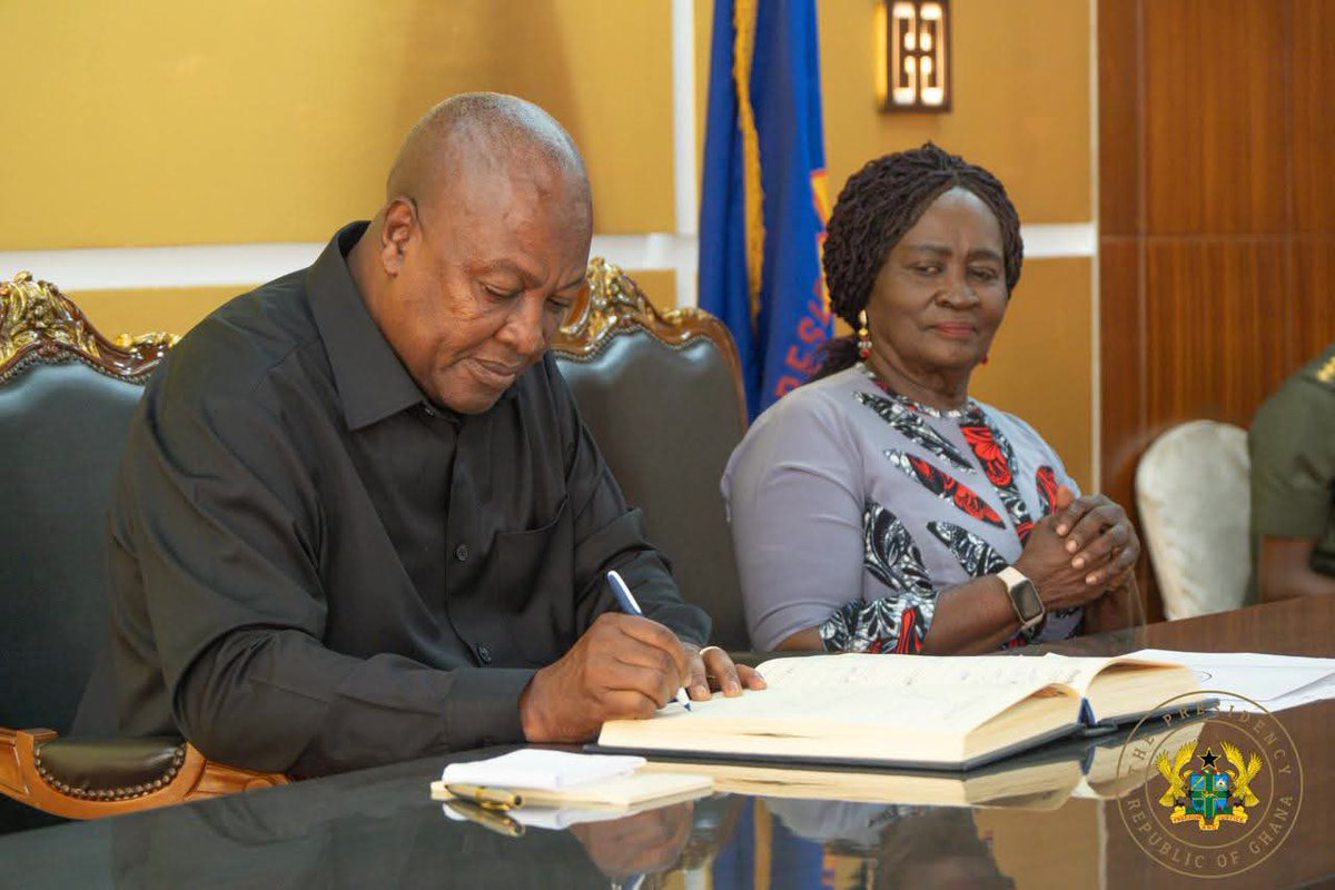 Bridget_Otoo's tweet photo. H. E @JDMahama has reaffirmed the importance of accountability and strong institutions in advancing Ghana’s development. Speaking at the swearing-in of the new Auditor-General, Dr. Pamela Graham, the President said prudent public financial management, integrity, and efficiency are essential to sustaining economic recovery and national development. He also stressed that audit reports should serve as practical tools for strengthening governance, improving internal controls, and eliminating waste.

#MahamaThePresident