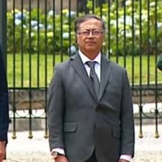 Arquiman2's tweet photo. Petro será el primer expresidente que no se va para EEUU de catedrático en alguna universidad en Boston, sino extraditado... https://t.co/kQq4ll4EjX