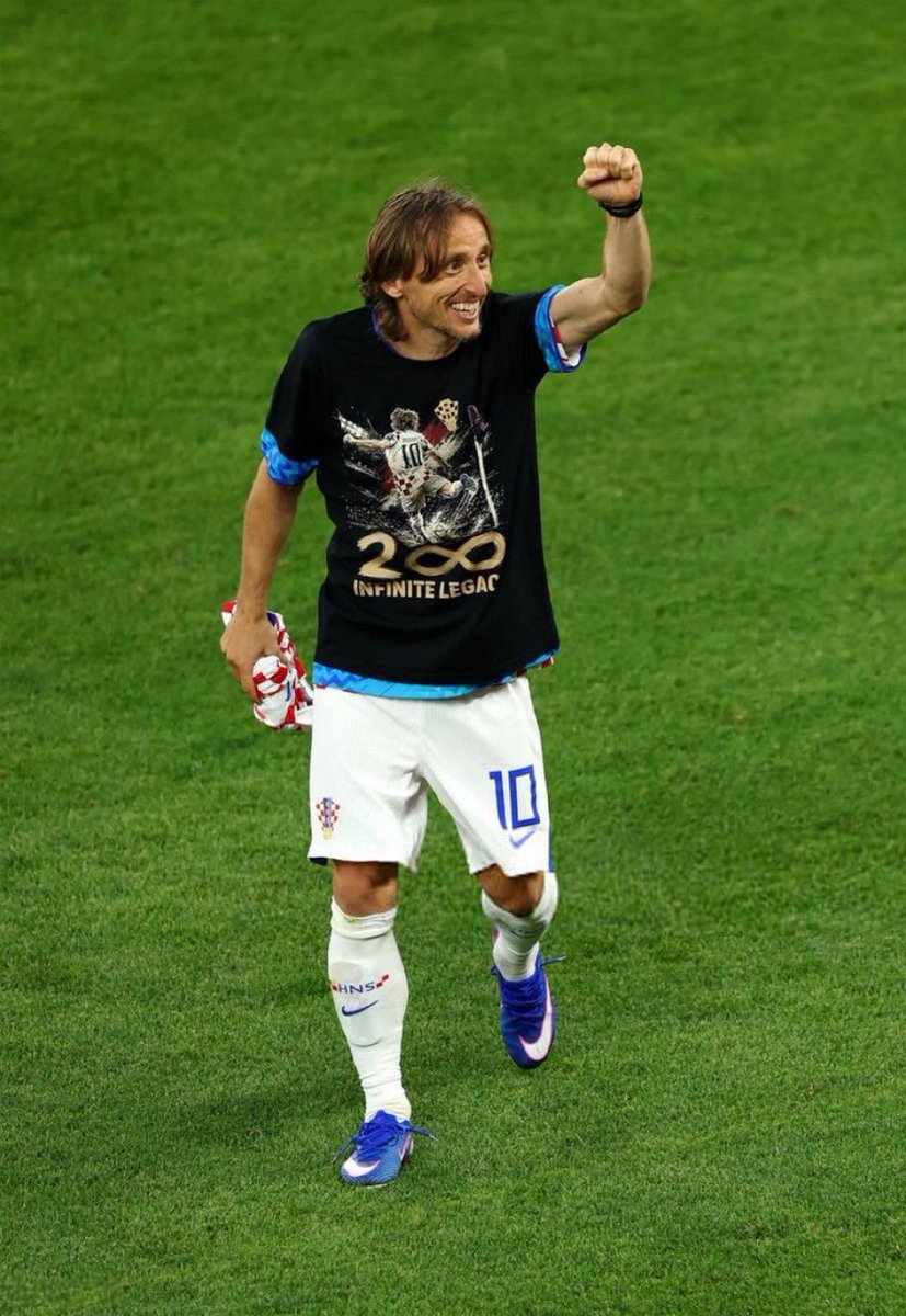 STv2021_'s tweet photo. الليلة..
من سينتهي مشواره في كأس العالم إلى الأبد؟
🇭🇷🇵🇹💔 https://t.co/MK2evoZxvp