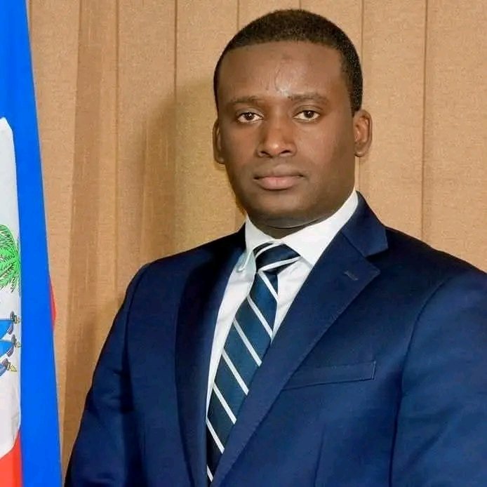 AlfredSchnider's tweet photo. Si se ta vre...

Mwen te renmen pèsonalite w nan pos ou te ye a...

Pou konjonkti peyi a, sa vle di ou tap fè yon bon travay @hansjosephl1 https://t.co/6fhMZ564fb