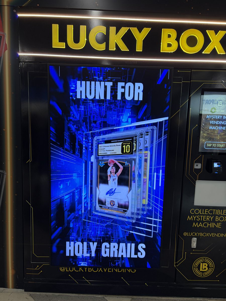 mpc12pats's tweet photo. @CardPurchaser just spotted in the airport. Know anything about these vending machines or seen these before?? https://t.co/nDv3mVpsUH