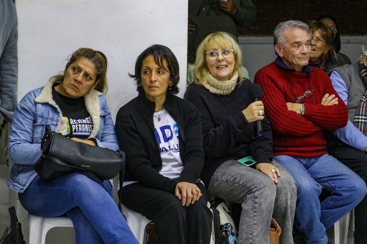 MDAFmoreno's tweet photo. Participamos del Primer Plenario Federal de @MDFSALUDoficial , un espacio de construcción colectiva para organizar la defensa de la salud pública y seguir fortaleciendo un proyecto político para nuestro pueblo.

Hay otro camino 🇦🇷✌️ https://t.co/aUQVINSTwK