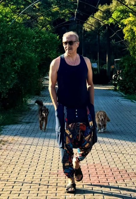 Raskolnikov tweet media