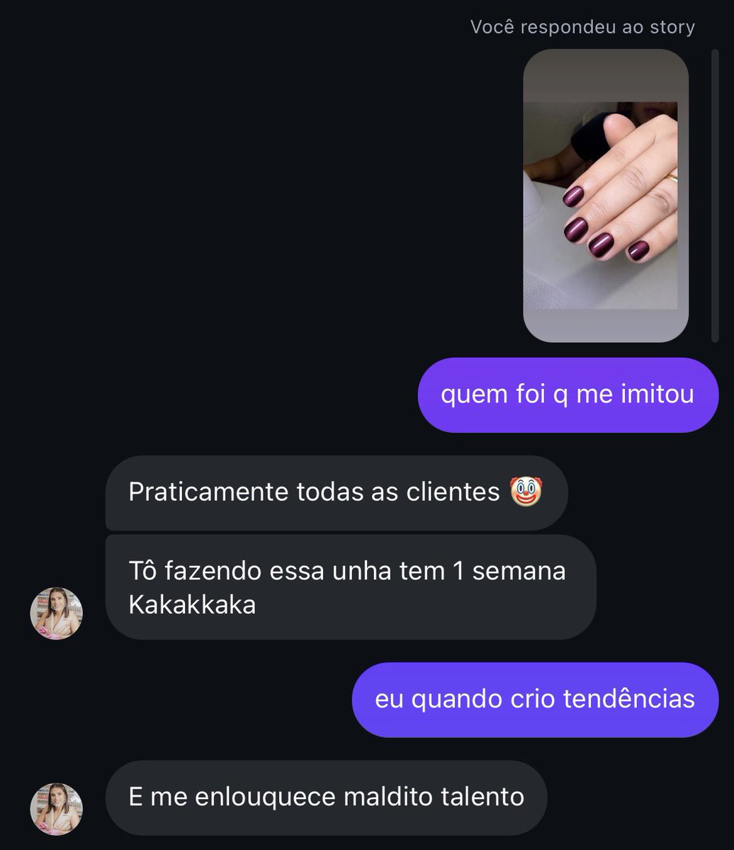 ifmajuu's tweet photo. todas as clientes da minha nail designer fazendo a unha igual a minha aceitem a it girl dessa cidade https://t.co/vQ5L3LWiWK