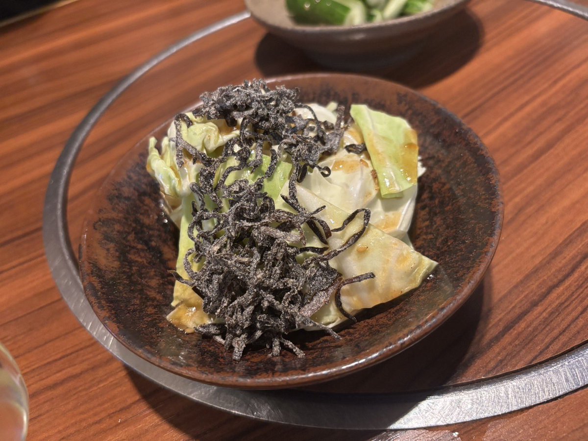 cabbage184184's tweet photo. 失礼します。
(মাফ করবেন, )
キャベツです。
(এটা বাঁধাকপি।)
#SCD
#キャベツ
#cabbage
#失礼しますキャベツです
#野菜 https://t.co/cJq9JGGGKe