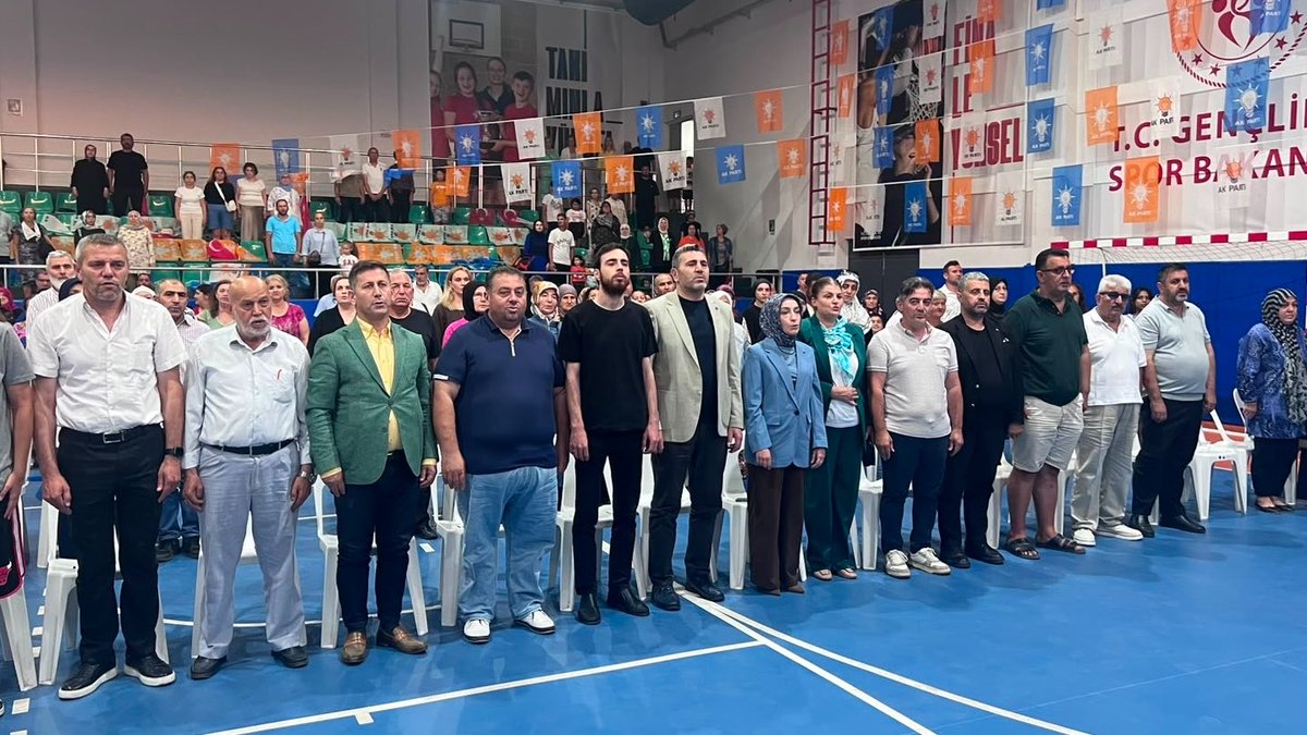akgncbcekmece's tweet photo. Mimarsinan Kapalı Spor Salonu’nda düzenlediğimiz Üye Buluşmamızı yoğun katılımla gerçekleştirdik.

Katılım sağlayan tüm üyelerimize teşekkür ediyor, birlik ve beraberliğimizi güçlendirerek yolumuza kararlılıkla devam ediyoruz 🇹🇷

#BüyükçekmeceİçinAKGençlik https://t.co/LklDgSO41y