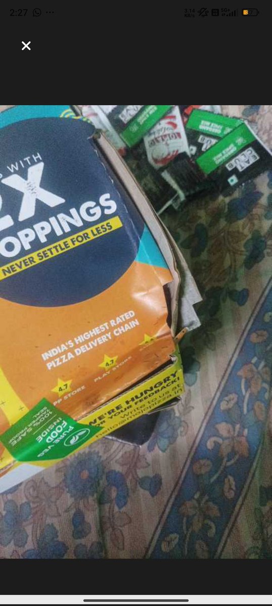 Sharma9664's tweet photo. Hey @zomato @zomatocare, my pizza was delivered ice cold and the box was completely dissolved and soggy, ruining the food. When I raised a complaint, your support team asked for a video instead of providing a solution! How am I supposed to take a video of cold food? https://t.co/S3pJCmYszp