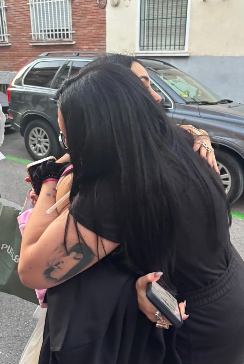 CandeftDudu's tweet photo. Gracias Lali, por regalar tanto en cada ratito. Tu tiempo, tu cariño y tu forma de estar hacen una diferencia enorme. Hay personas que dejan huellas sin buscarlo y vos sos una de ellas.🤍 https://t.co/9B8irLNatx