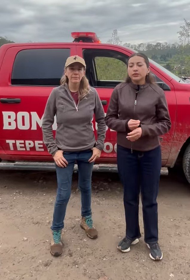 TlacaelelRey's tweet photo. 🚨ASESINAN A TIGRE DE BENGALA EN EDOMEX🚨
Enorme indignación ha causado entre la población y asociaciones de ambientalistas y del cuidado animal lo ocurrido a un tigre de bengala albino que se encontraba en un predio que maneja animales fuera de su hábitat natural y que había escapado hace 5 días en el municipio de Tepetlaoxtoc Estado de México, ayer la propia presidenta municipal de origen morenista Diana Lizbeth Morales había confirmado que el animal había sido capturado con lesiones leves y hoy por la mañana al estarlo atendiendo falleció al parecer por una herida de bala, tanto la PROFEPA como protección civil estatal habían dicho que se habían tomado todas las medidas necesarias para que no corriera riesgos durante su captura lo que al final no fue cierto, ahora la fiscalía y la propia dependencia ambiental investigan para saber si el refugio donde se encontraba el felino y del cual escapó y que se llama Animal Experience México contaba con los permisos necesarios por parte de la SEMARNAT para operar estos santuarios y saber quiénes intervinieron en la fallida captura que terminó en la muerte del tigre