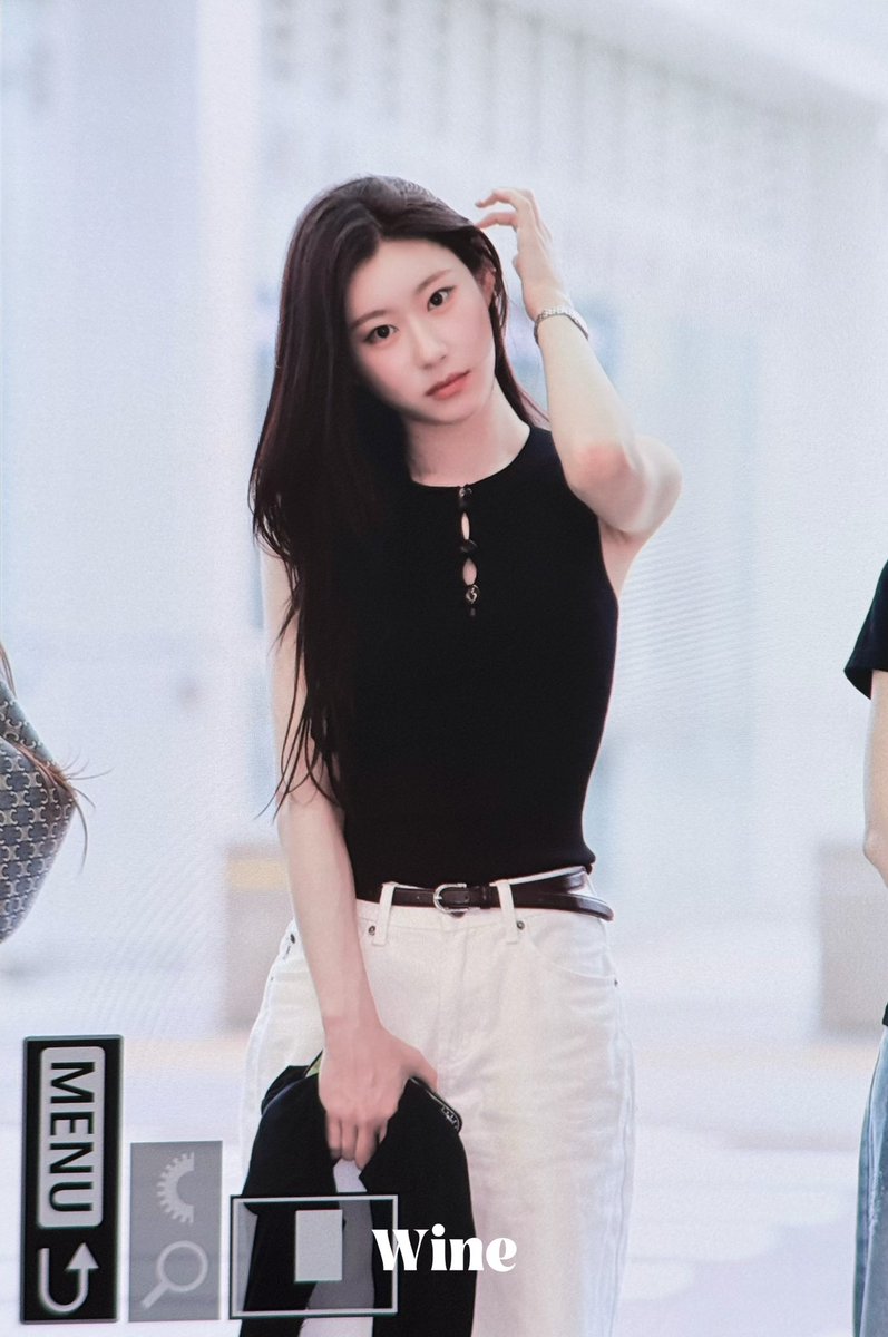Wine_lcr0605's tweet photo. 260703 icn
아침 되니까 갑자기 안 졸리네☺️

#ITZY #CHAERYEONG #있지 #채령 https://t.co/mZn2aiNhSd