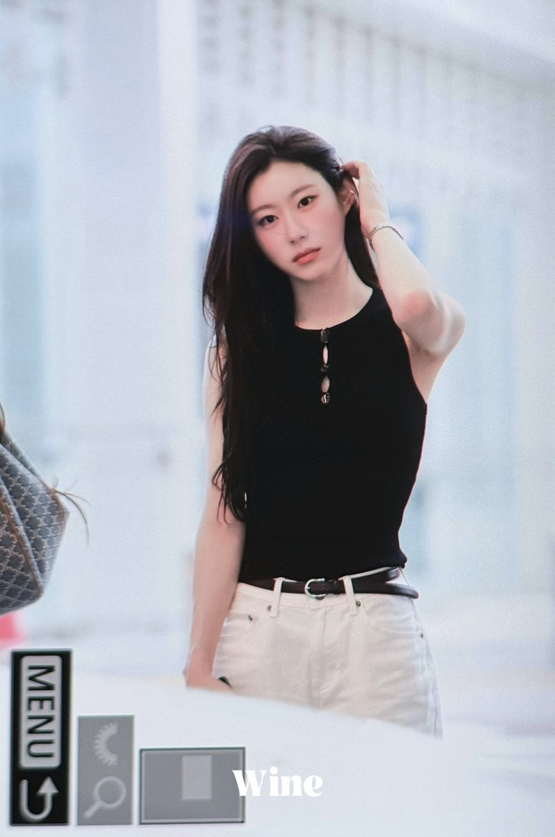 Wine_lcr0605's tweet photo. 260703 icn
아침 되니까 갑자기 안 졸리네☺️

#ITZY #CHAERYEONG #있지 #채령 https://t.co/mZn2aiNhSd