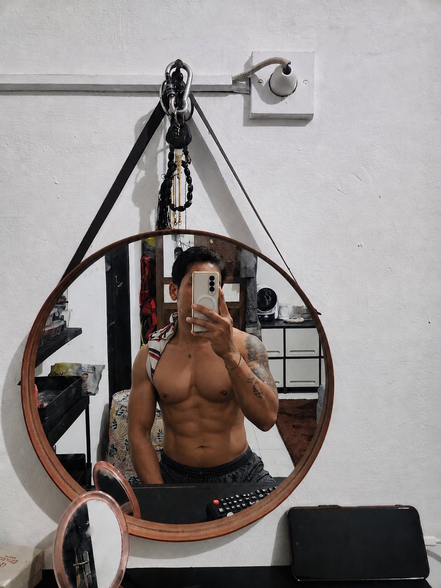 rFLVY's tweet photo. Mandi dan siap siap kerjaaaa https://t.co/DXbqXT5rWw