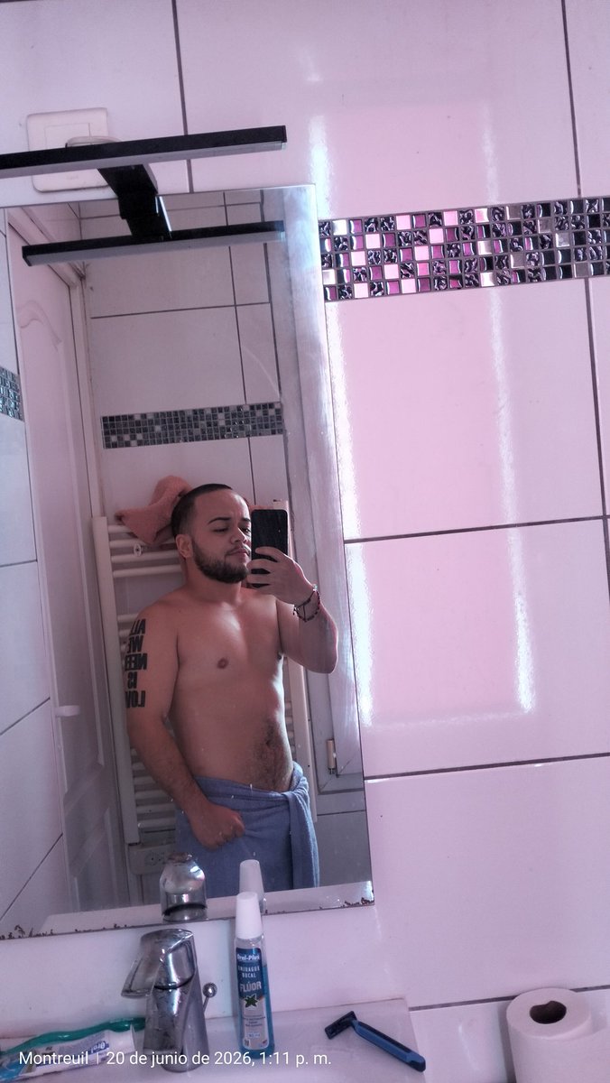 Mrtransboy's tweet photo. 🇫🇷🗼 https://t.co/G7rw06fA1o