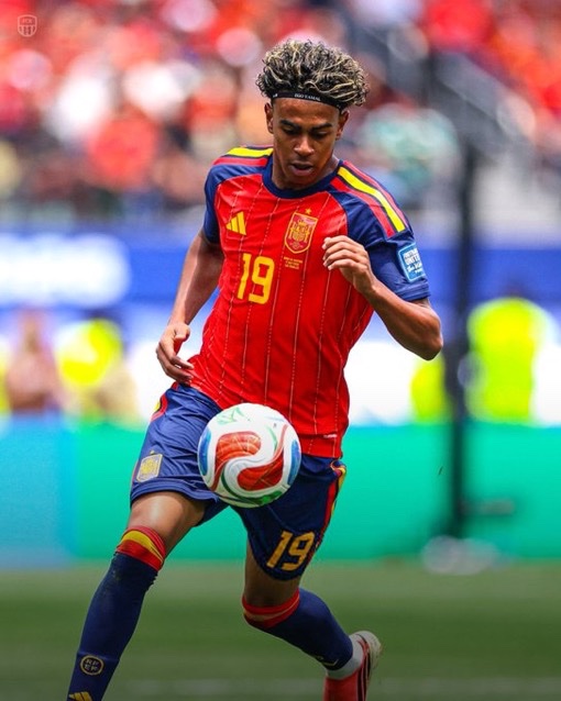 KalshiEPL's tweet photo. 🚨 CRAZY STAT: No player has completed more dribbles at this FIFA World Cup than Lamine Yamal. 🤯🇪🇸🔥 https://t.co/8ugrcn0EzY