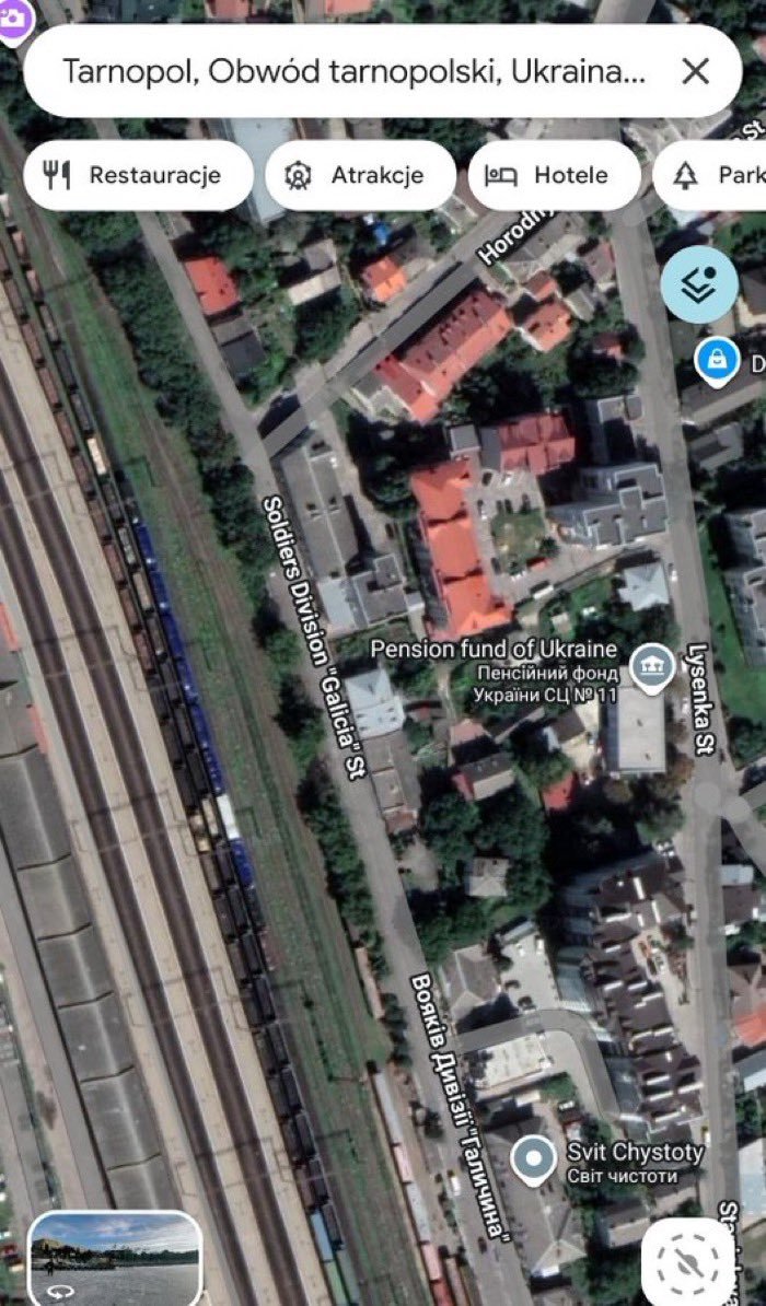Batnamedia's tweet photo. @Eva61115667 @STARAKuropatwa Ty, ale w Polsce nie ma ani jednej ulicy poswieconej SS.
A u was w Tarnopolu jest jak w pysk strzelil ulica SS Galizien. https://t.co/yDELc74WFX