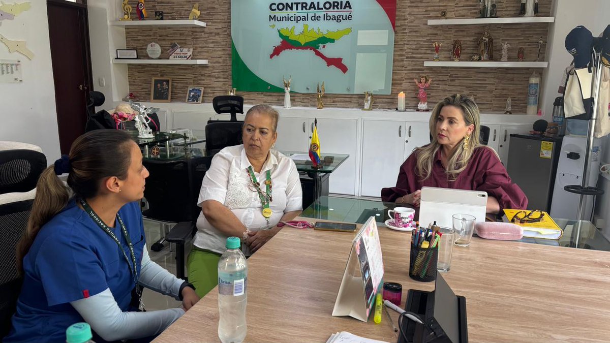 CMIbague's tweet photo. 👩🏼‍💻 La contralora Francy Johanna Ardila Salazar fortalece alianzas por la transparencia. 🤝 Junto al Dispensario del Ejército Nacional y sus veedurías impulsaremos escenarios de participación ciudadana. Además, accederán a capacitaciones y diplomados con la ESAP. 🎓#ControlSocial https://t.co/trprZ4Ve5G