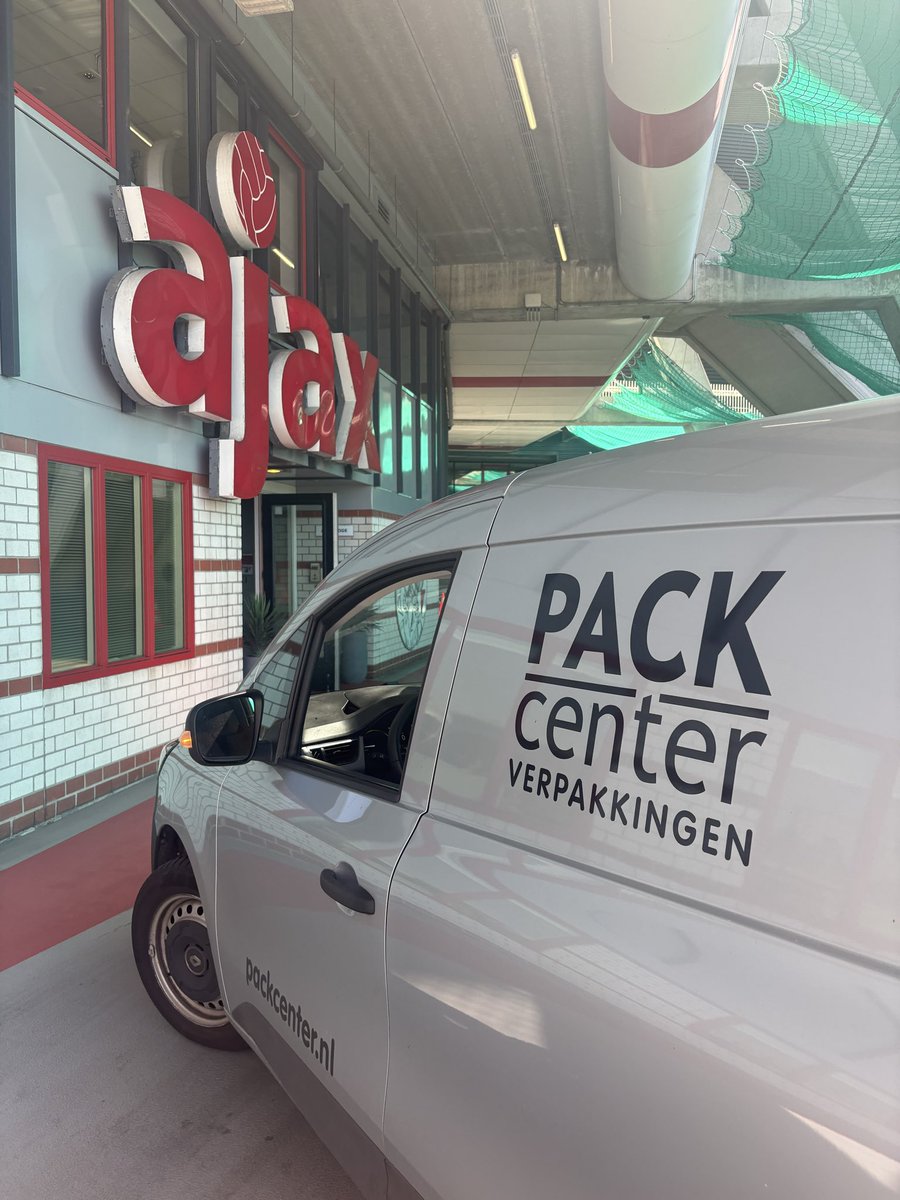albertvantblik's tweet photo. Op bezoek in de Amsterdam Arena voor de bevoorrading van de VIP’s van Bruno Mars 📦 https://t.co/nAFYZlyqNf